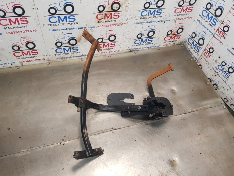 Крыло Kubota M5092 Front Axle Mudguard Bracket Lhs Assy: фото 8