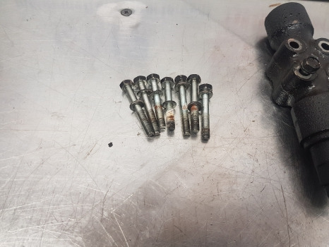 Kubota M5092 Hydraulic Valves 1621n2, M5092 - Гидравлика: фото 4 Kubota M5092 Hydraulic Valves 1621n2, M5092 - Гидравлика: фото 4
