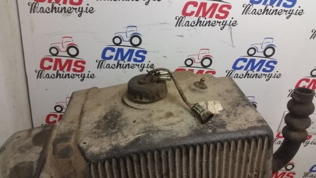 Landini Mythos Series 115 Additional Fuel Tank Assembly 3652138m92, 3652133j9c - Топливный бак для Тракторов: фото 3 Landini Mythos Series 115 Additional Fuel Tank Assembly 3652138m92, 3652133j9c - Топливный бак для Тракторов: фото 3