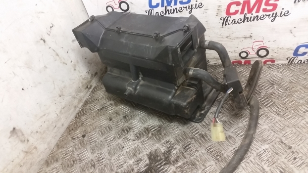 Landini Mythos Series 115 Cab Air Cleaner Box 3657825m91 - Салонный фильтр для Тракторов: фото 1 Landini Mythos Series 115 Cab Air Cleaner Box 3657825m91 - Салонный фильтр для Тракторов: фото 1