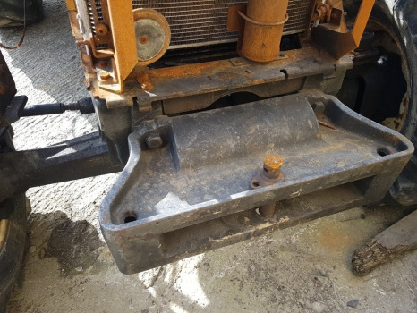 Massey Ferguson 5455, 5445, 5612, 5712, 5713 Front Weight Carrier 4270492m1 - Противовес: фото 4 Massey Ferguson 5455, 5445, 5612, 5712, 5713 Front Weight Carrier 4270492m1 - Противовес: фото 4