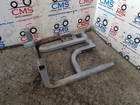 Подвеска кабины Massey Ferguson 5612, 5613, 5611 Tool Box Step Support Bracket Frame Rhs: фото 6