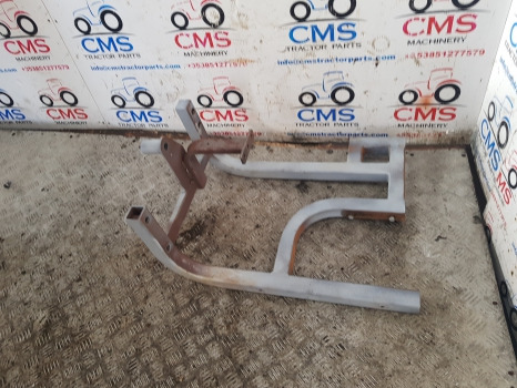 Подвеска кабины Massey Ferguson 5612, 5613, 5611 Tool Box Step Support Bracket Frame Rhs: фото 8