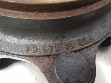 Передняя ось Massey Ferguson 5612, 5712 Front Axle Hub Bolt Plate 725.06.043.61, 7250604301: фото 7