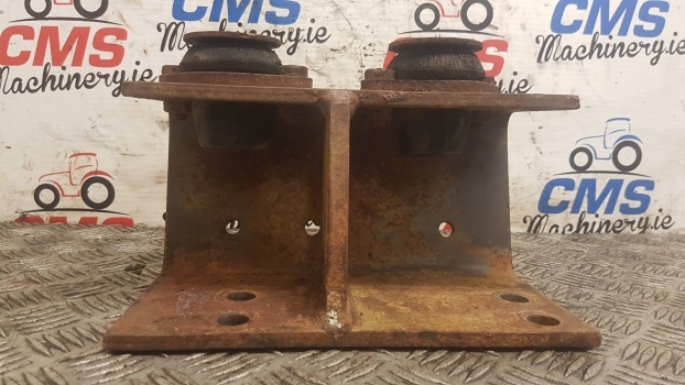 Massey Ferguson 690, 698, 699 Cab Suspension Bracket Mounting Lhs 1680876m91 - Подвеска кабины для Тракторов: фото 1 Massey Ferguson 690, 698, 699 Cab Suspension Bracket Mounting Lhs 1680876m91 - Подвеска кабины для Тракторов: фото 1