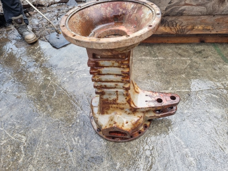 Massey Ferguson 698t, 690, 575 Rear Axle Housing Left 1666936m1 - Задняя ось: фото 1 Massey Ferguson 698t, 690, 575 Rear Axle Housing Left 1666936m1 - Задняя ось: фото 1