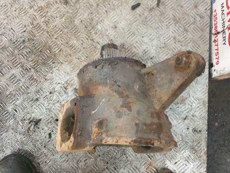 Massey Ferguson 699, 698 Front Swivel Housing Spindle Rhs 3426051m3 - Поворотный кулак для Тракторов: фото 5 Massey Ferguson 699, 698 Front Swivel Housing Spindle Rhs 3426051m3 - Поворотный кулак для Тракторов: фото 5