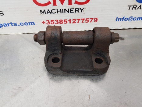 Massey Ferguson 7s.180, 6715, 7718, 5445, Cab Suspension Bracket Acw188870a - Подвеска кабины: фото 1 Massey Ferguson 7s.180, 6715, 7718, 5445, Cab Suspension Bracket Acw188870a - Подвеска кабины: фото 1