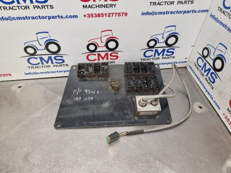 Massey Ferguson 9306, 9407, Control Panel Assy 3972692m1, 3973055m1 - Кабина и интерьер: фото 5 Massey Ferguson 9306, 9407, Control Panel Assy 3972692m1, 3973055m1 - Кабина и интерьер: фото 5