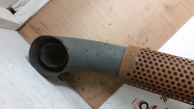New Holland T5.100, T5.110, T5.120 Exhaust Pipe Assy 47939799 - Выхлопная труба для Тракторов: фото 3 New Holland T5.100, T5.110, T5.120 Exhaust Pipe Assy 47939799 - Выхлопная труба для Тракторов: фото 3