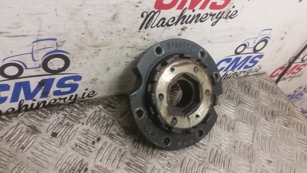 New Holland T5.95, 100, 105, 110, 120 Differential Support 84558851 - Дифференциал для Тракторов: фото 3 New Holland T5.95, 100, 105, 110, 120 Differential Support 84558851 - Дифференциал для Тракторов: фото 3