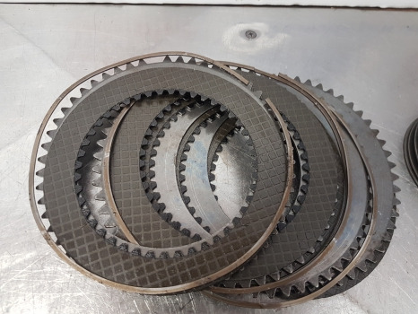 New Holland T5.95, T4, T5, Tl Transmission Clutch Disc Kit 87534848, 87547943 - Диск сцепления для Тракторов: фото 4 New Holland T5.95, T4, T5, Tl Transmission Clutch Disc Kit 87534848, 87547943 - Диск сцепления для Тракторов: фото 4