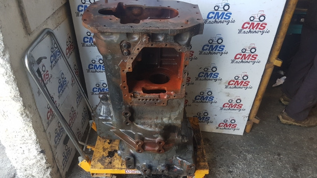New Holland Ts Series Transmission Gearbox Housing 82006985, 82012331. - Задняя ось: фото 1 New Holland Ts Series Transmission Gearbox Housing 82006985, 82012331. - Задняя ось: фото 1