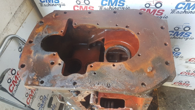 New Holland Ts Series Transmission Gearbox Housing 82006985, 82012331. - Задняя ось: фото 4 New Holland Ts Series Transmission Gearbox Housing 82006985, 82012331. - Задняя ось: фото 4