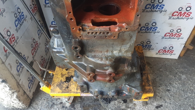 New Holland Ts Series Transmission Gearbox Housing 82006985, 82012331. - Задняя ось: фото 2 New Holland Ts Series Transmission Gearbox Housing 82006985, 82012331. - Задняя ось: фото 2