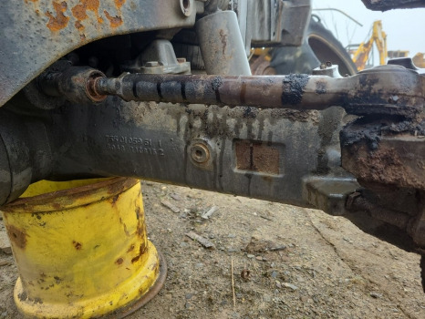 Valtra T174ea Front axle housing rhs 755.01.059.61 - Передняя ось для Сельскохозяйственной техники: фото 2 Valtra T174ea Front axle housing rhs 755.01.059.61 - Передняя ось для Сельскохозяйственной техники: фото 2