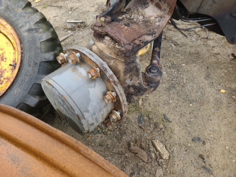 Valtra T174ea Front axle hub lhs complete - Передняя ось для Сельскохозяйственной техники: фото 1 Valtra T174ea Front axle hub lhs complete - Передняя ось для Сельскохозяйственной техники: фото 1