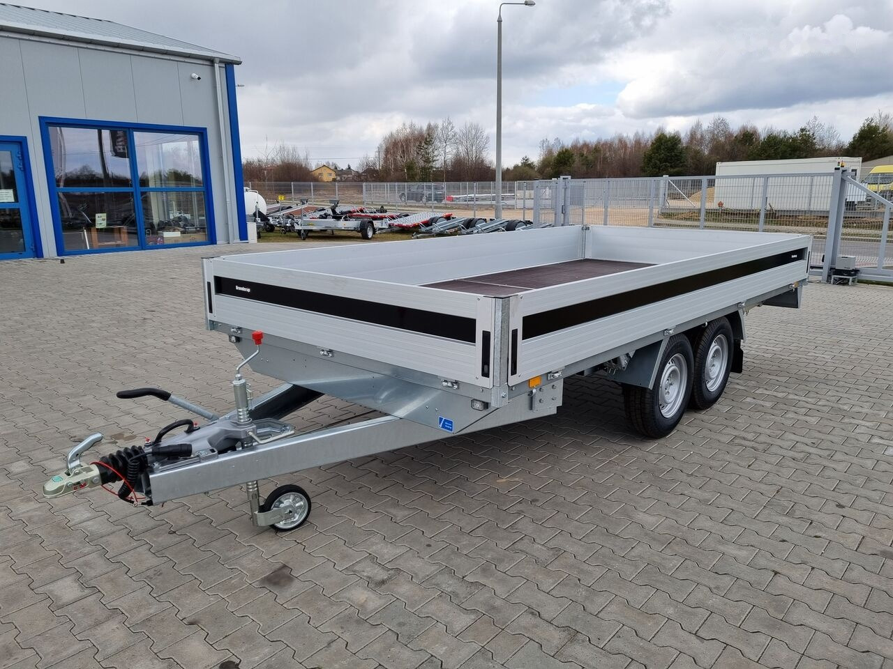 Brenderup 5420W ATB przyczepa skrzyniowa 3,5T DMC 417 x 203 cm najazdy - Прицеп бортовой/ Платформа: фото 4 Brenderup 5420W ATB przyczepa skrzyniowa 3,5T DMC 417 x 203 cm najazdy - Прицеп бортовой/ Платформа: фото 4