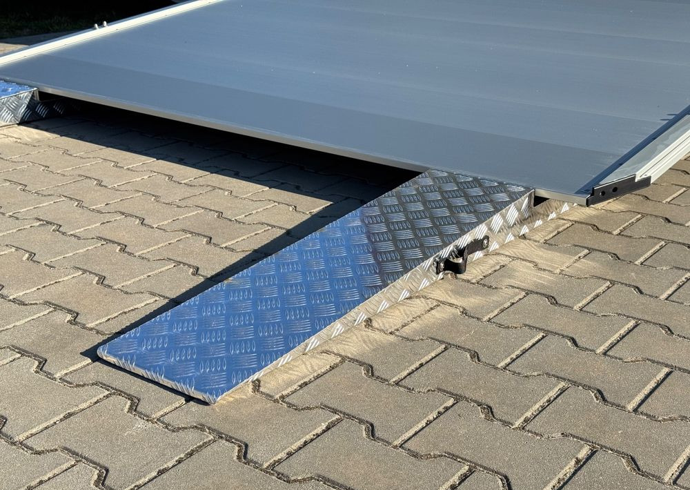 Новый Прицеп-автовоз DEBON Debon C2000 - zamknięta przyczepa do przewozu aut, 550 x 215 cm, 3500kg, felgi ALU, wciągarka elektryczna: фото 16