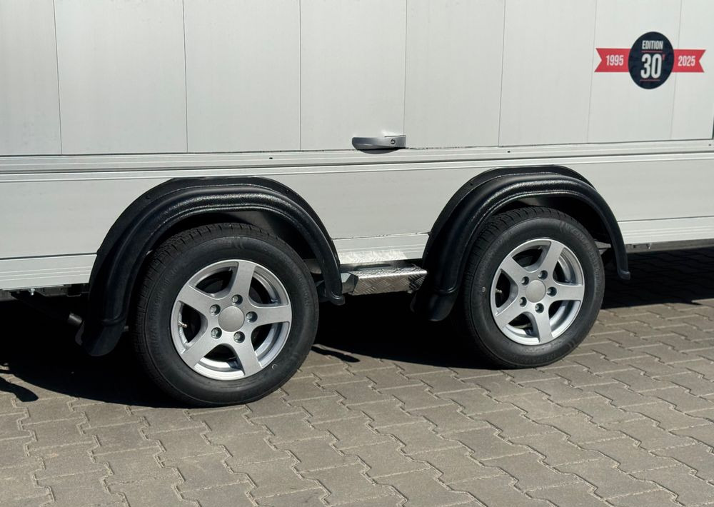 Новый Прицеп-автовоз DEBON Debon C2000 - zamknięta przyczepa do przewozu aut, 550 x 215 cm, 3500kg, felgi ALU, wciągarka elektryczna: фото 8