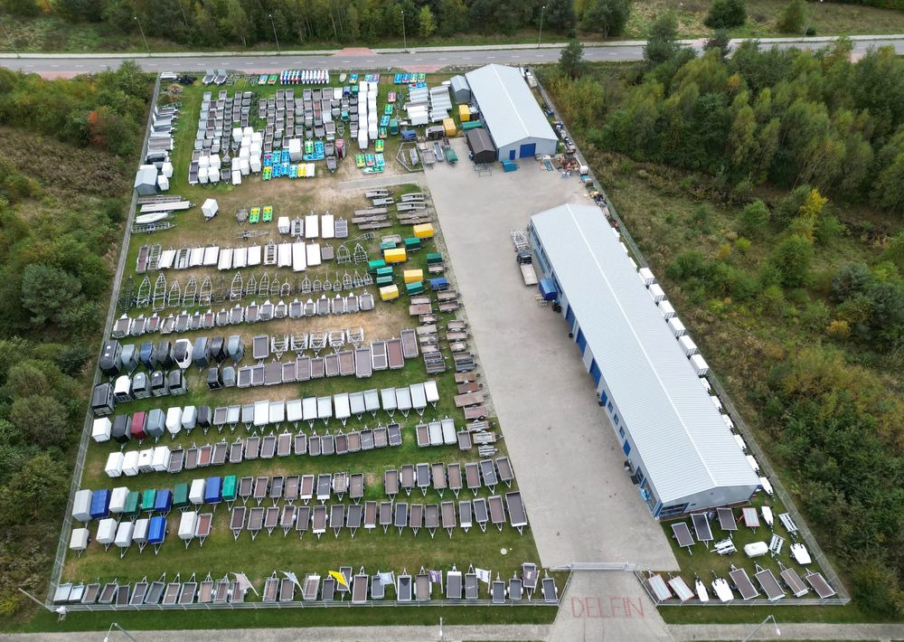 Lorries PLI35-6021 - laweta trzyosiowa uchylna lampy LED pompa hydrauliczna wypełnienie podłogi ALU - Прицеп-автовоз: фото 4 Lorries PLI35-6021 - laweta trzyosiowa uchylna lampy LED pompa hydrauliczna wypełnienie podłogi ALU - Прицеп-автовоз: фото 4