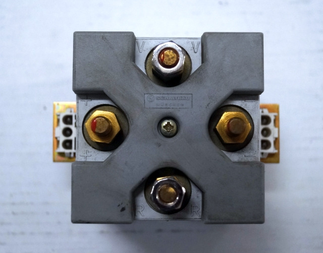 Jungheinrich unknown | Contactor 4 polig 24V120A C187 A2 24KX009 Contactor 4 polig 24V120A C187 A2 24KX009 - Электрическая система для Погрузочно-разгрузочной техники: фото 2 Jungheinrich unknown | Contactor 4 polig 24V120A C187 A2 24KX009 Contactor 4 polig 24V120A C187 A2 24KX009 - Электрическая система для Погрузочно-разгрузочной техники: фото 2
