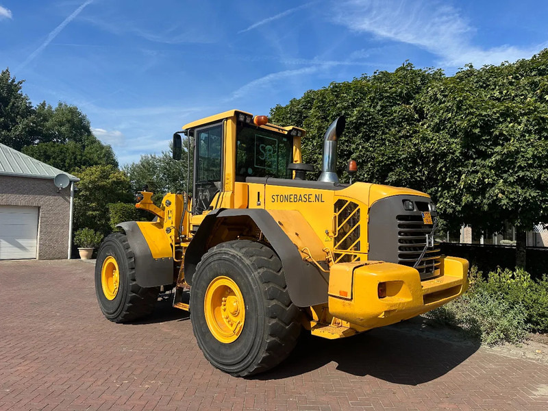 Volvo L120 F - Колёсный погрузчик: фото 2 Volvo L120 F - Колёсный погрузчик: фото 2