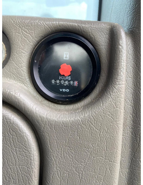 Колёсный погрузчик Volvo L180 G: фото 9 Колёсный погрузчик Volvo L180 G: фото 9