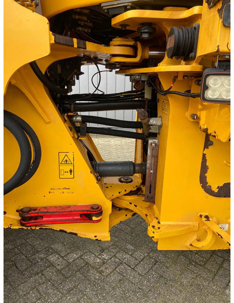 Колёсный погрузчик Volvo L180 G: фото 7 Колёсный погрузчик Volvo L180 G: фото 7