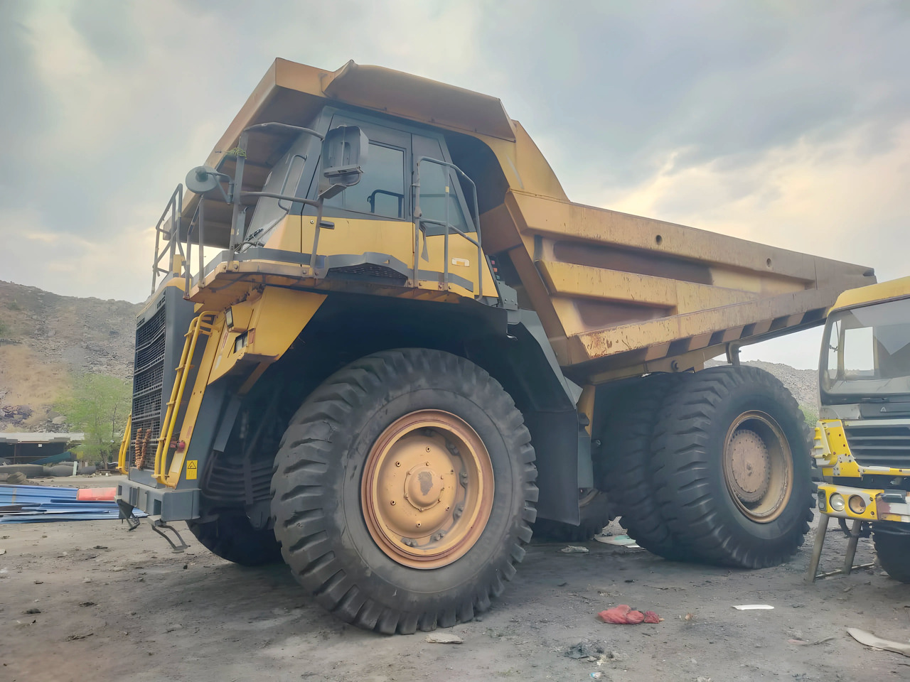 KOMATSU DUMP TRUCK HD785-7 - Горнодобывающая техника: фото 3 KOMATSU DUMP TRUCK HD785-7 - Горнодобывающая техника: фото 3