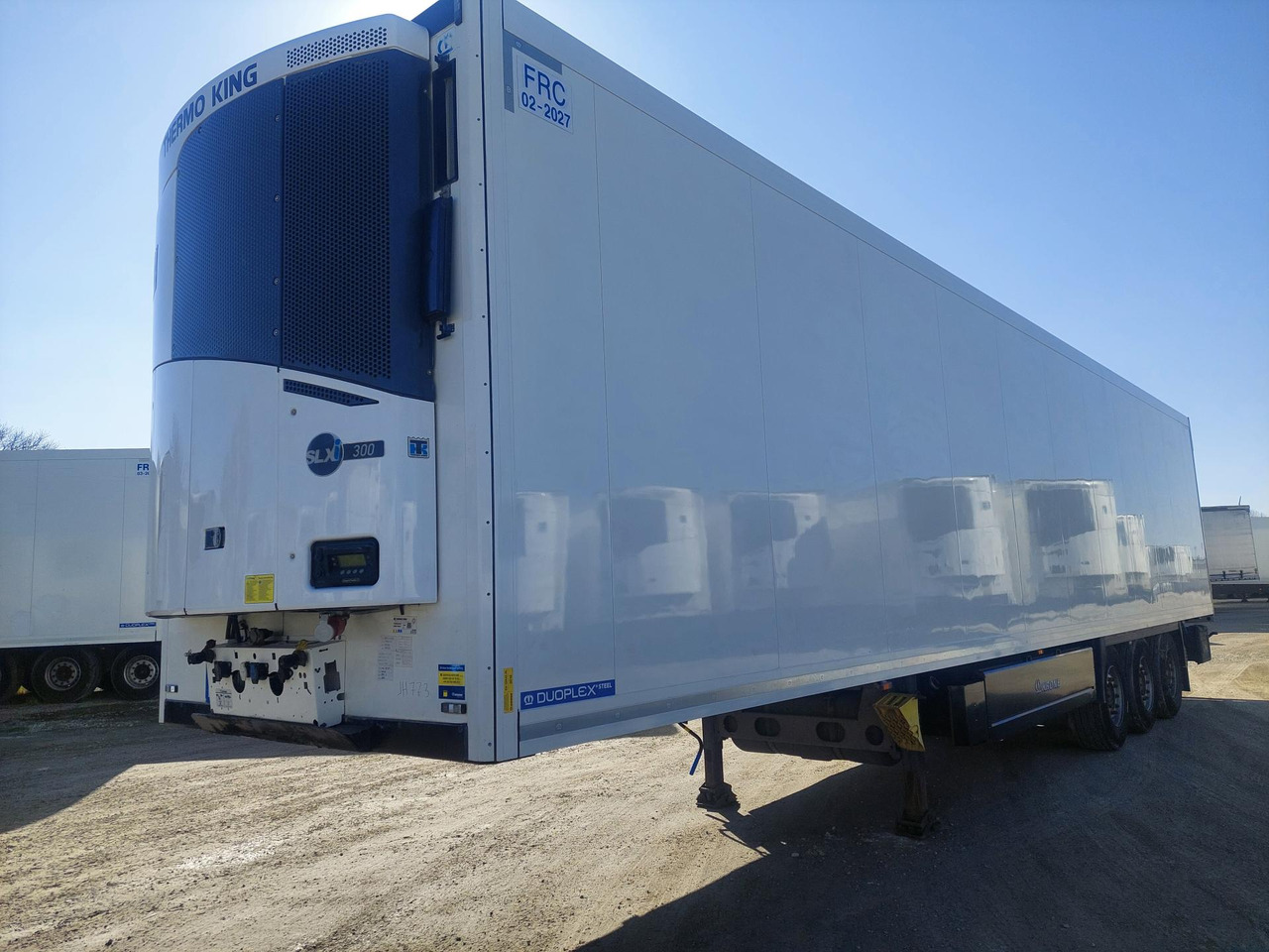 Krone SDR Double Deck Cool Liner FP45 ThermoKing SLXi 300 Lifting Axle - Полуприцеп-рефрижератор: фото 2 Krone SDR Double Deck Cool Liner FP45 ThermoKing SLXi 300 Lifting Axle - Полуприцеп-рефрижератор: фото 2