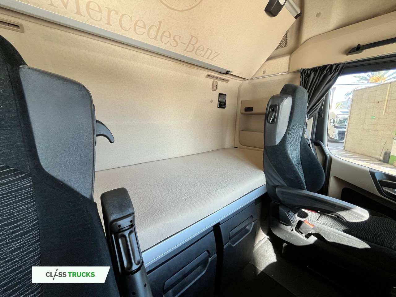 Тягач Mercedes-Benz Actros 5 1845 BigSpace: фото 9