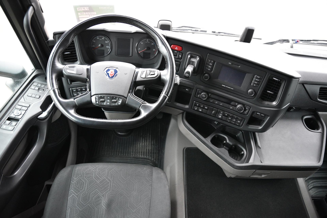 Фото интерьера 1: Тягач Scania R450 CR20H Retarder
