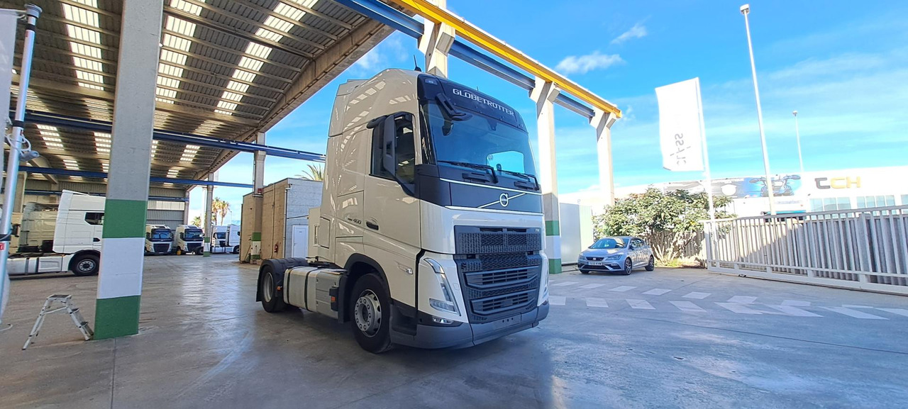Volvo FH 460 Globetrotter XL Retarder i-Save - Тягач: фото 3 Volvo FH 460 Globetrotter XL Retarder i-Save - Тягач: фото 3