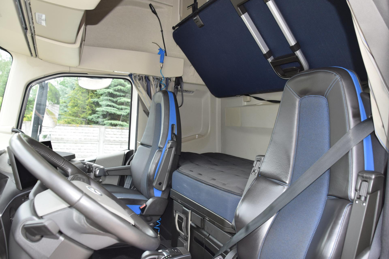 Тягач Volvo FH 460 Globetrotter XL i-Save Side Skirts: фото 9