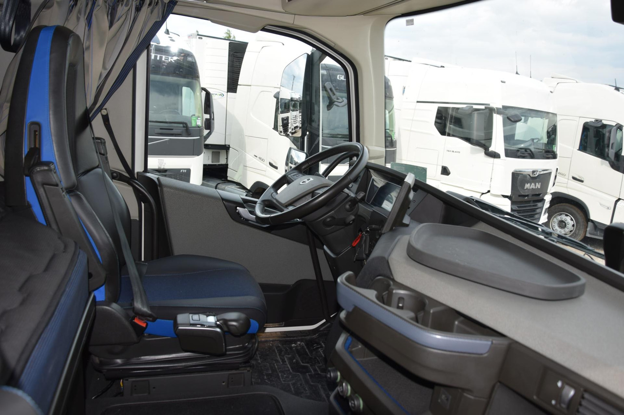 Тягач Volvo FH 460 Globetrotter XL i-Save Side Skirts: фото 15