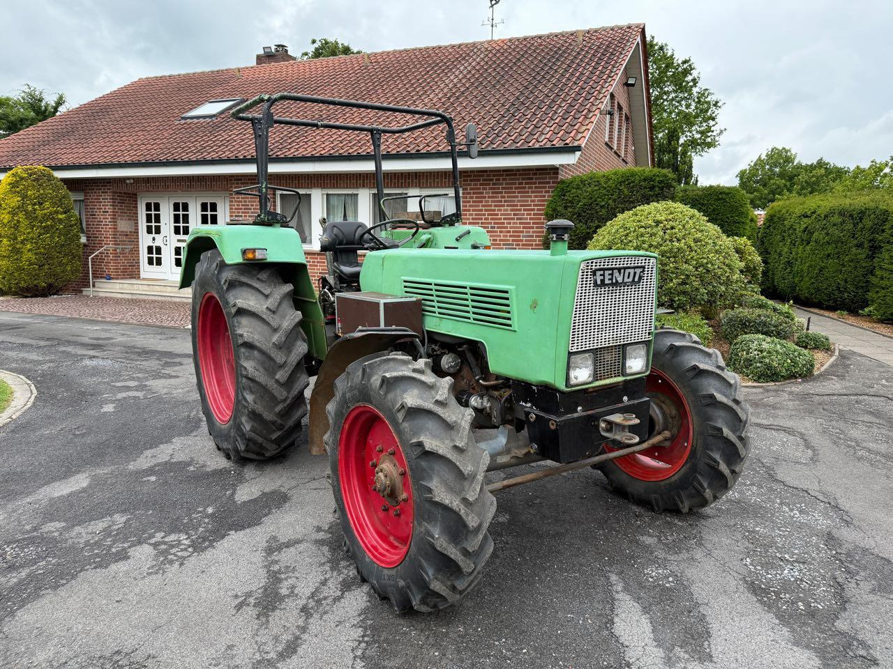 Fendt Farmer 106 (FWA 268S) - Трактор: фото 1 Fendt Farmer 106 (FWA 268S) - Трактор: фото 1