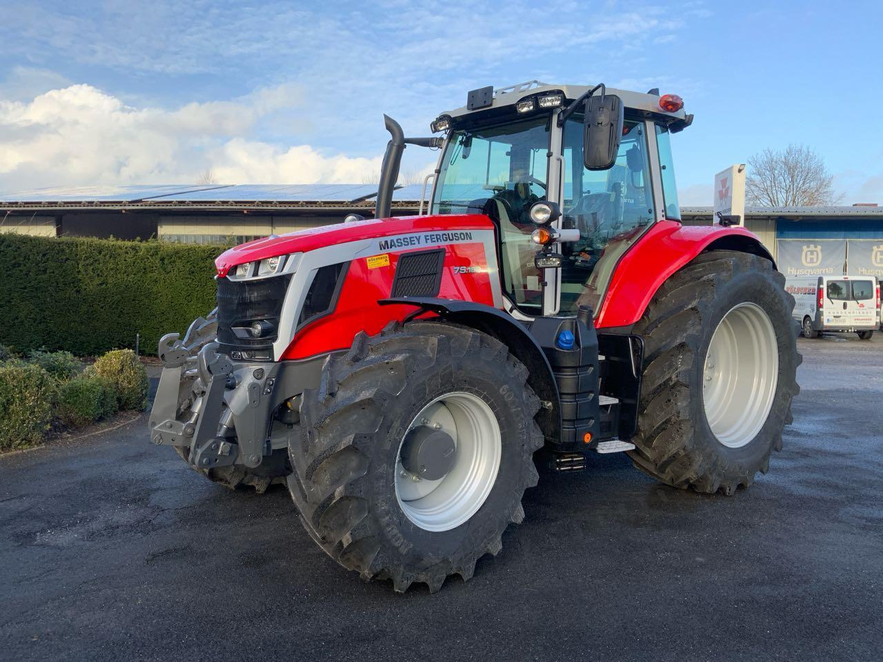 Massey Ferguson MF 7S.180 DYNA-VT - Трактор: фото 1 Massey Ferguson MF 7S.180 DYNA-VT - Трактор: фото 1