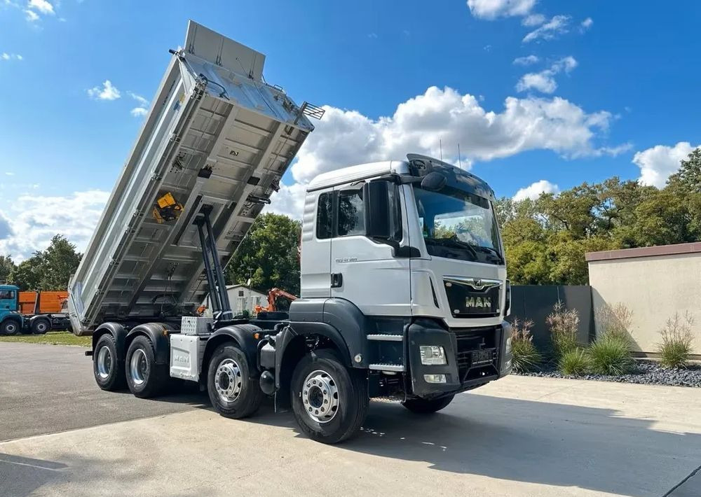 MAN TGS 41.500 8x4 – wywrotka 3-stronna MEILLER + Bordmatic +Retarder +Euro6 - Самосвал: фото 2 MAN TGS 41.500 8x4 – wywrotka 3-stronna MEILLER + Bordmatic +Retarder +Euro6 - Самосвал: фото 2