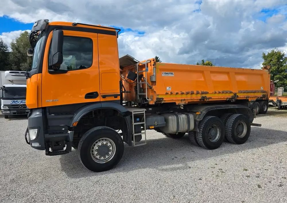 Mercedes-Benz Arocs 3345 6x6 Allrad / Bordmatic – Wywrotka Dautel | 449 KM | - Самосвал: фото 4 Mercedes-Benz Arocs 3345 6x6 Allrad / Bordmatic – Wywrotka Dautel | 449 KM | - Самосвал: фото 4