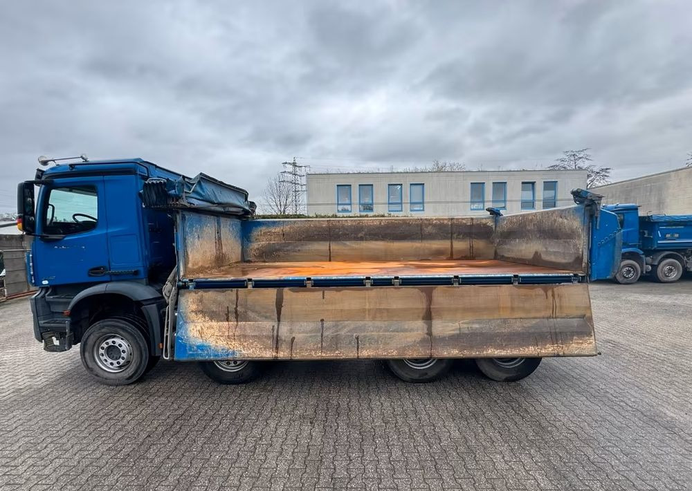 Mercedes-Benz Arocs 3442 / 8x4 / 3-stronny Kipper / TYLKO 160 000 km / Euro 6 / Automatik - Самосвал: фото 3 Mercedes-Benz Arocs 3442 / 8x4 / 3-stronny Kipper / TYLKO 160 000 km / Euro 6 / Automatik - Самосвал: фото 3