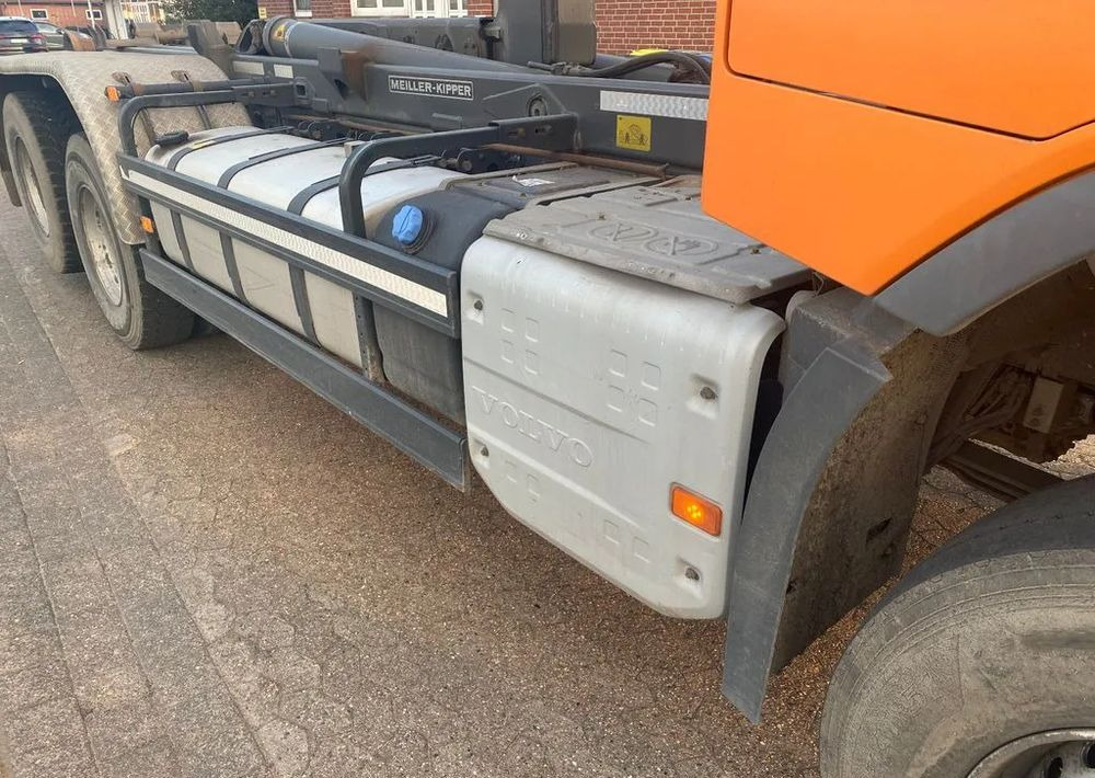 Volvo FH 460/6X4/OŚ PODNOSZONA Z NAPĘDEM/HAKOWIEC MEILLER/EURO6 - Крюковой мультилифт: фото 5 Volvo FH 460/6X4/OŚ PODNOSZONA Z NAPĘDEM/HAKOWIEC MEILLER/EURO6 - Крюковой мультилифт: фото 5