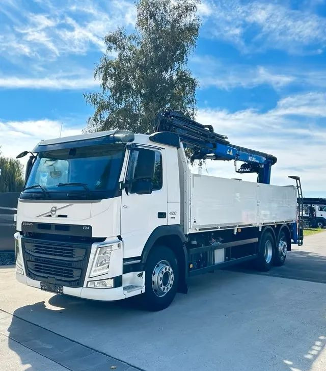 Volvo FM420 6x2 z zabudową budowlaną  / oś podnoszona i skrętna / HDS Atlas / Euro 6 / 238 000 km - Грузовик бортовой/ Платформа, Автоманипулятор: фото 1 Volvo FM420 6x2 z zabudową budowlaną  / oś podnoszona i skrętna / HDS Atlas / Euro 6 / 238 000 km - Грузовик бортовой/ Платформа, Автоманипулятор: фото 1