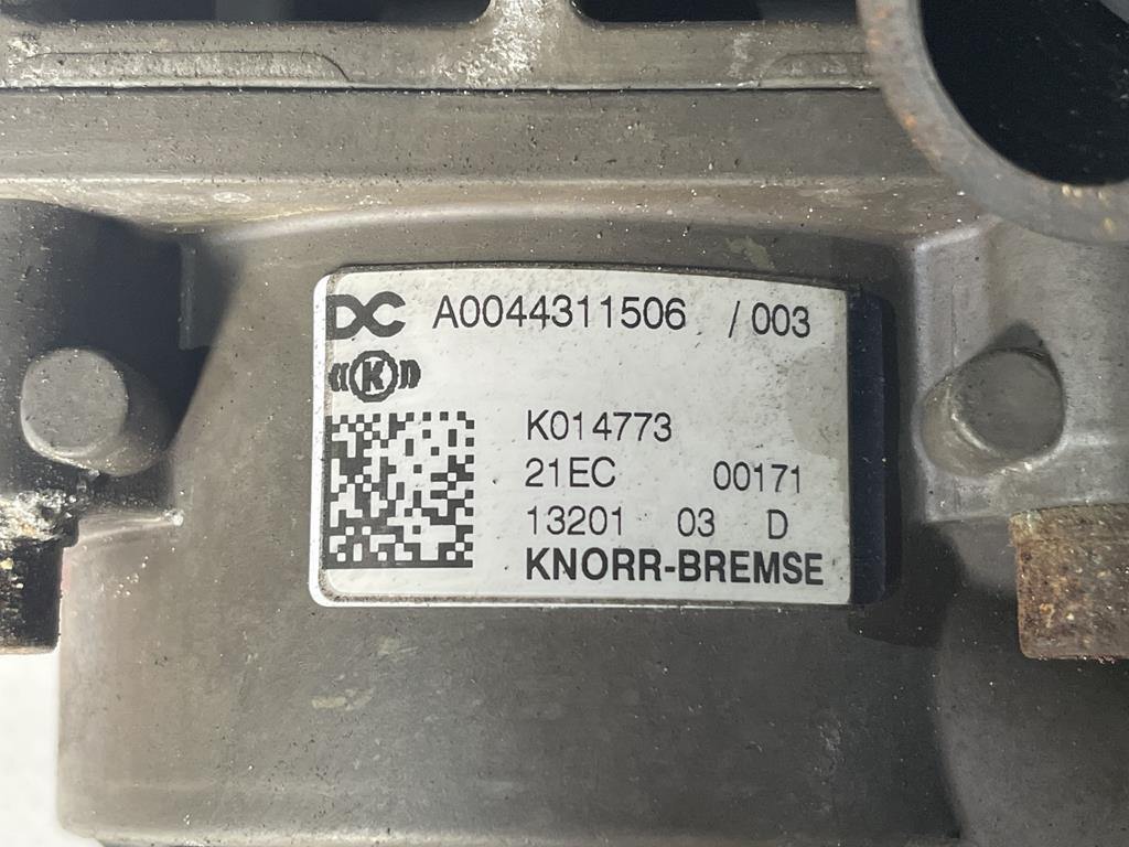 KNORR-BREMSE BRAKE VALVE FOR MERCEDES - A 0044311506 - Тормозной клапан для Грузовиков: фото 3 KNORR-BREMSE BRAKE VALVE FOR MERCEDES - A 0044311506 - Тормозной клапан для Грузовиков: фото 3