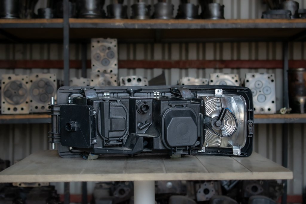 MAN SERIES III HEADLIGHT WITH FLASH SIGNAL - Передняя фара для Грузовиков: фото 1 MAN SERIES III HEADLIGHT WITH FLASH SIGNAL - Передняя фара для Грузовиков: фото 1