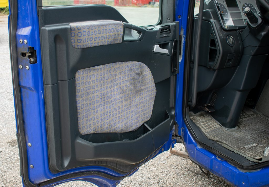 MAN TGA DOOR TRIM LEFT - DRIVER'S - Дверь и запчасти для Грузовиков: фото 2 MAN TGA DOOR TRIM LEFT - DRIVER'S - Дверь и запчасти для Грузовиков: фото 2