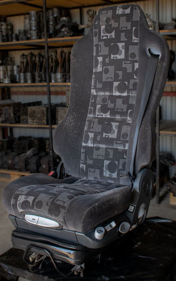 MERCEDES-BENZ ACTROS MP II AIR SEAT - DRIVER - Сиденье для Грузовиков: фото 2 MERCEDES-BENZ ACTROS MP II AIR SEAT - DRIVER - Сиденье для Грузовиков: фото 2
