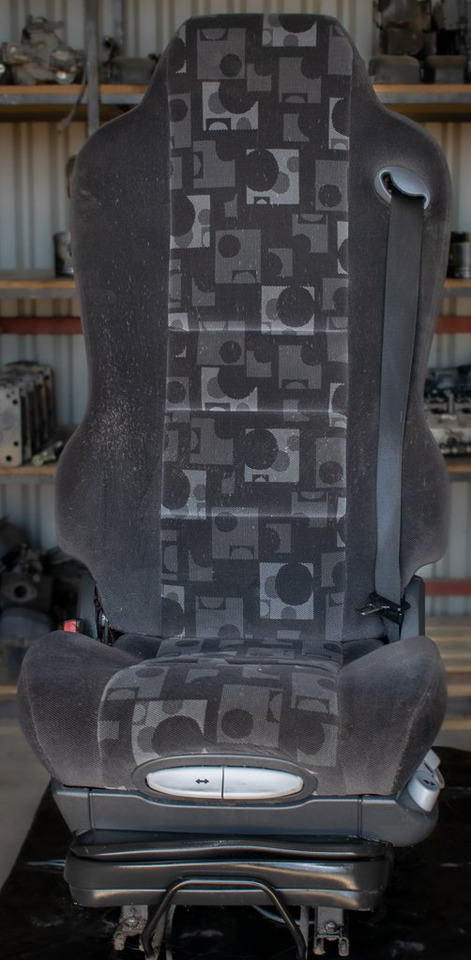 MERCEDES-BENZ ACTROS MP II AIR SEAT - DRIVER - Сиденье для Грузовиков: фото 1 MERCEDES-BENZ ACTROS MP II AIR SEAT - DRIVER - Сиденье для Грузовиков: фото 1