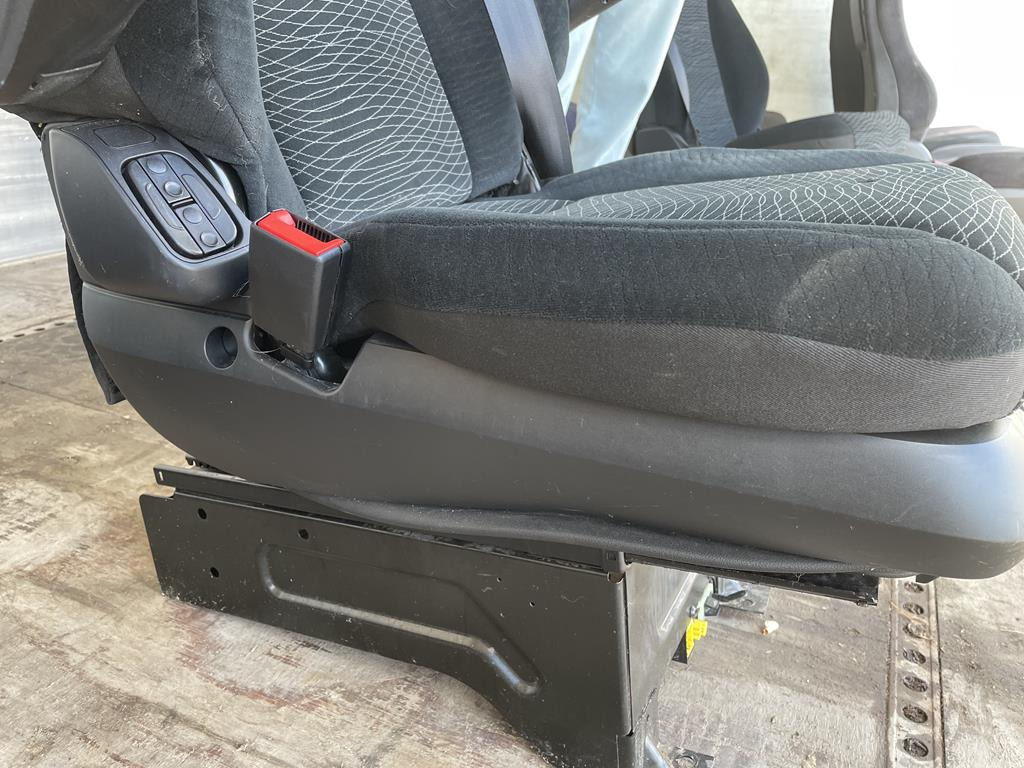 MERCEDES-BENZ ACTROS MP4 AIR DRIVER SEAT - Сиденье для Грузовиков: фото 4 MERCEDES-BENZ ACTROS MP4 AIR DRIVER SEAT - Сиденье для Грузовиков: фото 4