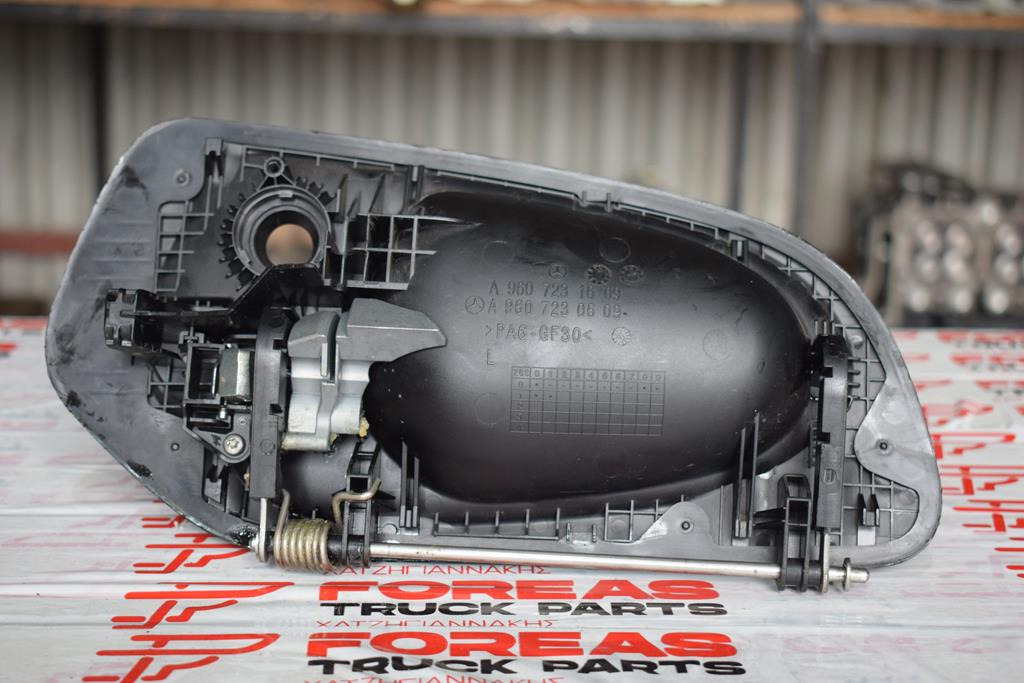 MERCEDES-BENZ DOOR HANDLE FOR ACTROS MP4 - DRIVER - Дверь и запчасти для Грузовиков: фото 2 MERCEDES-BENZ DOOR HANDLE FOR ACTROS MP4 - DRIVER - Дверь и запчасти для Грузовиков: фото 2